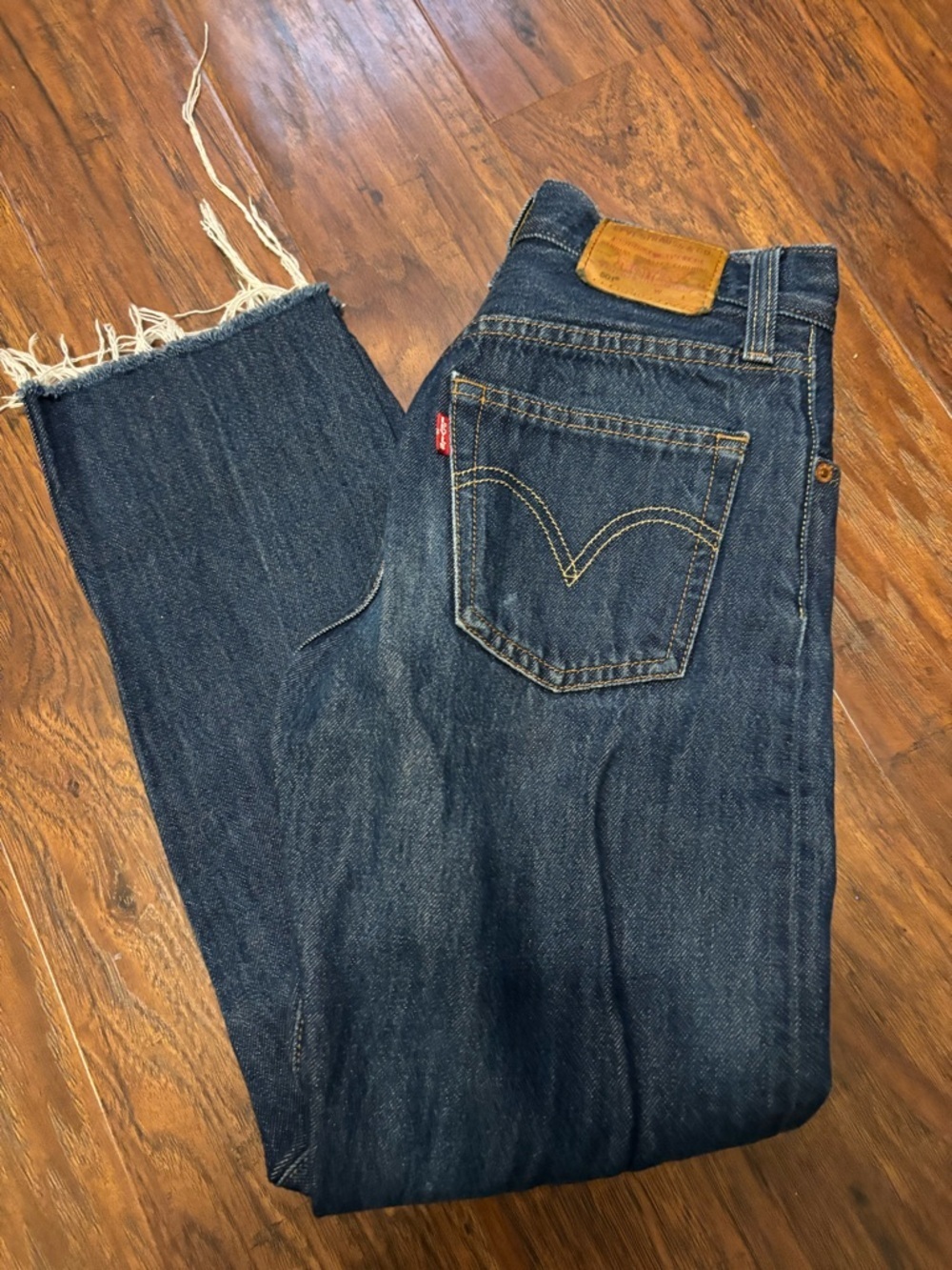 Levi's 501 cropped jeans 23